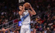 星空体育app-老鹰队球员特雷-杨砍下三双惊艳全场的简单介绍