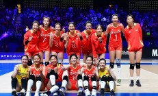 国际足坛盛事：女球队比拼各显神通