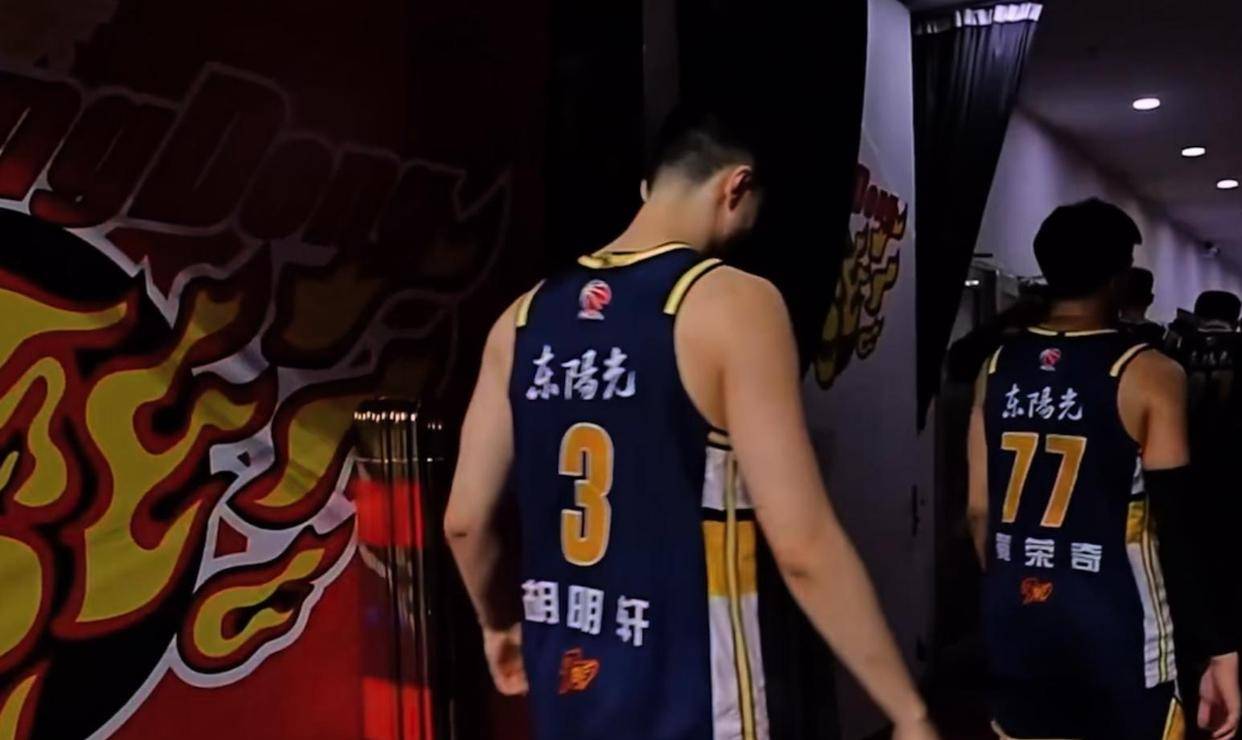 广东队双外援合力砍下+，横扫对手的简单介绍