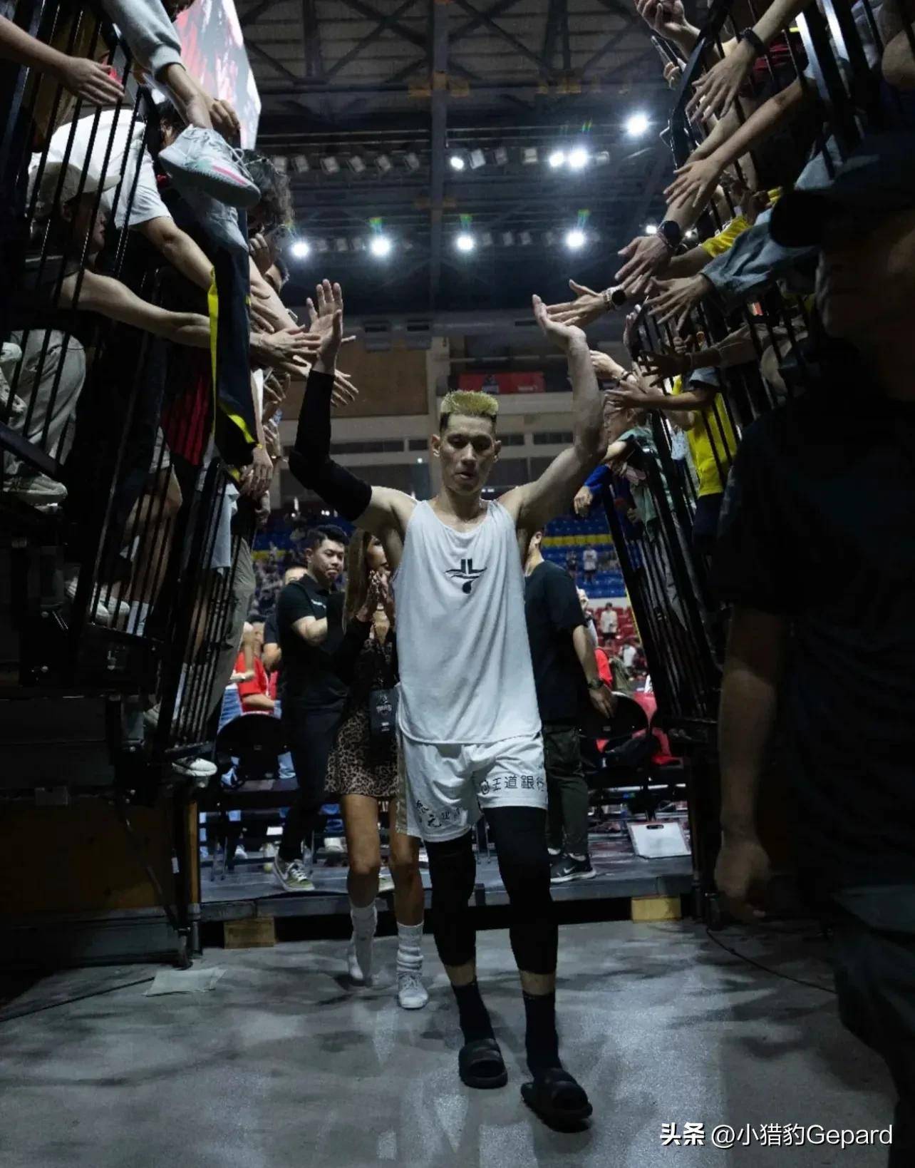 NBA明星球员日夜训练备战新赛季