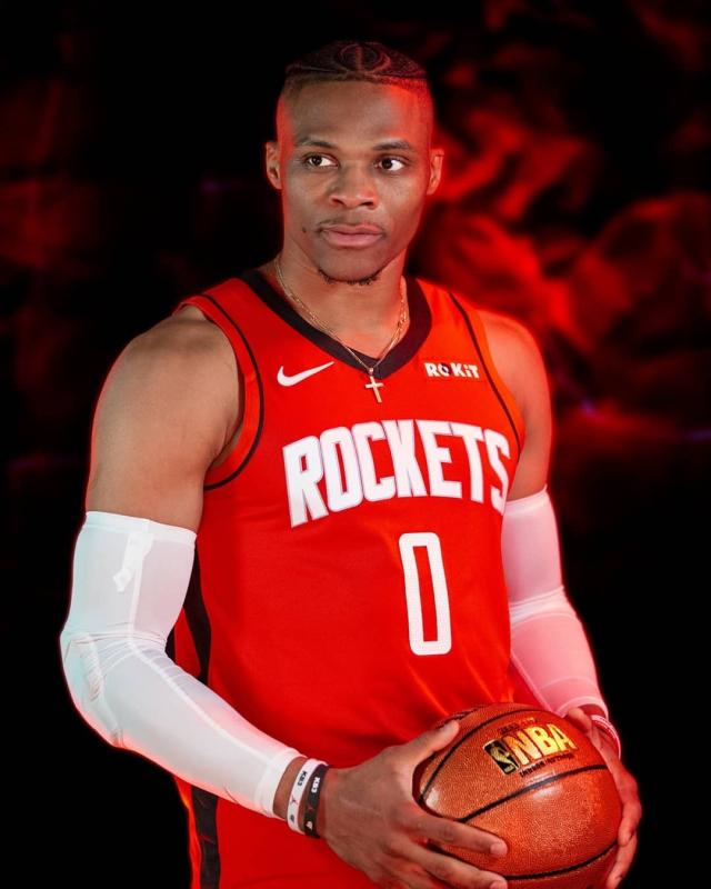 包含汉堡自信回归，展望新赛季争夺的词条