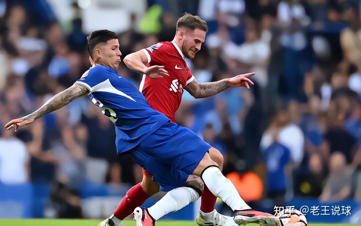 关于足球联赛中一场激烈的争夺引发球迷狂热的信息 关于足球联赛中一场激烈的争夺引发球迷狂热的信息