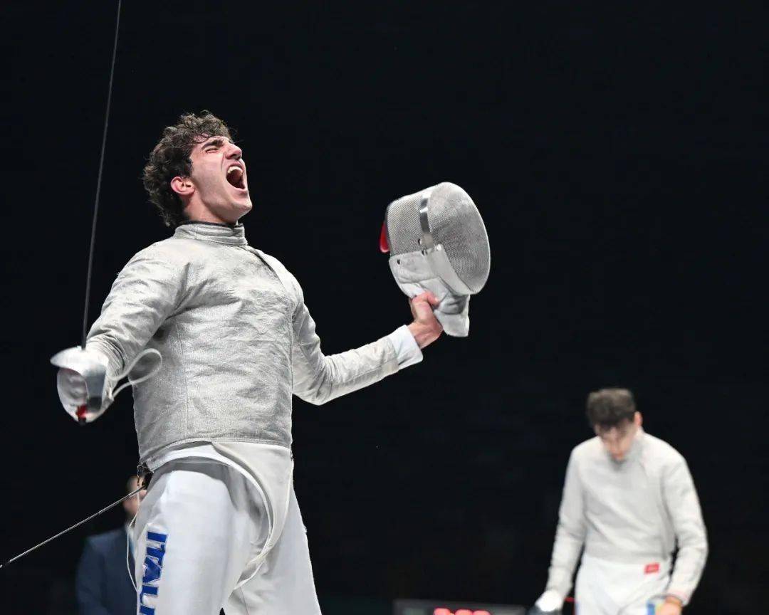 罗马尼亚击剑选手惊天表现,夺冠登顶 罗马尼亚击剑选手惊天表现,夺冠登顶