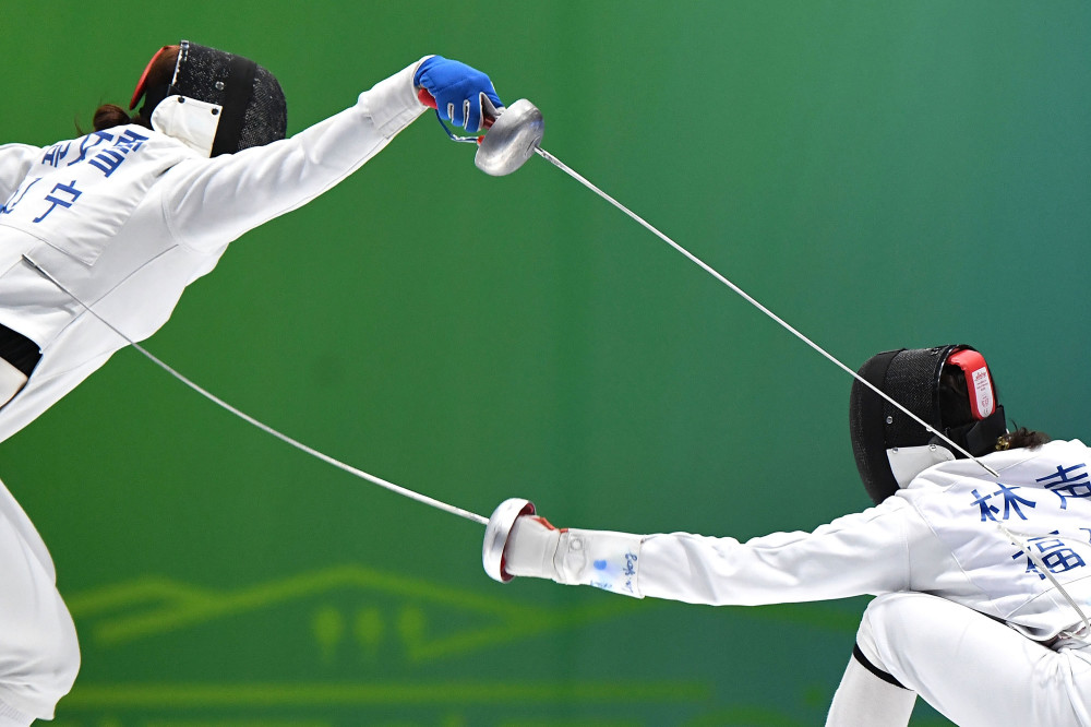 罗马尼亚击剑选手惊天表现,夺冠登顶 罗马尼亚击剑选手惊天表现,夺冠登顶