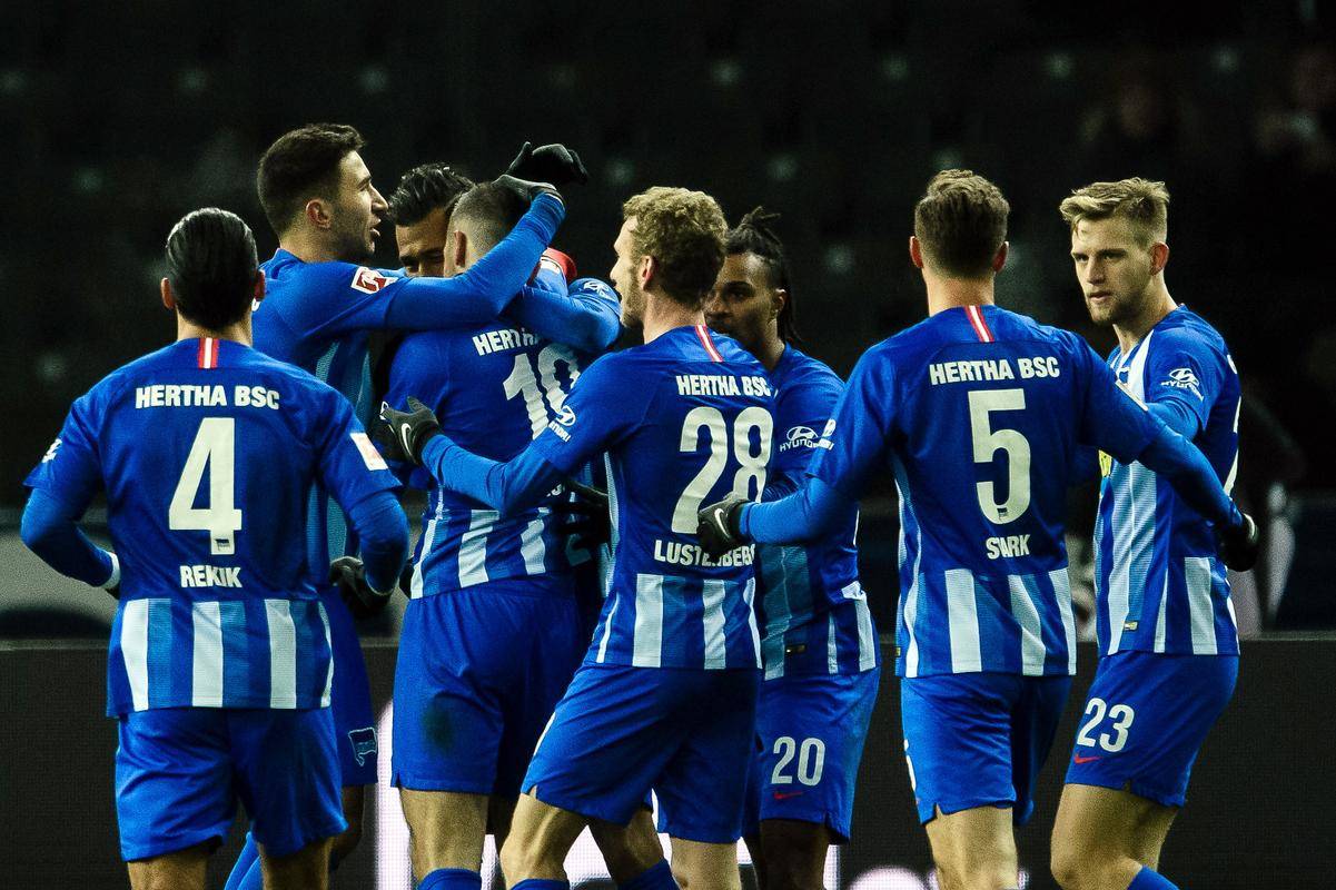 柏林赫塔球员表现抢眼,成为焦点 柏林赫塔球员表现抢眼,成为焦点