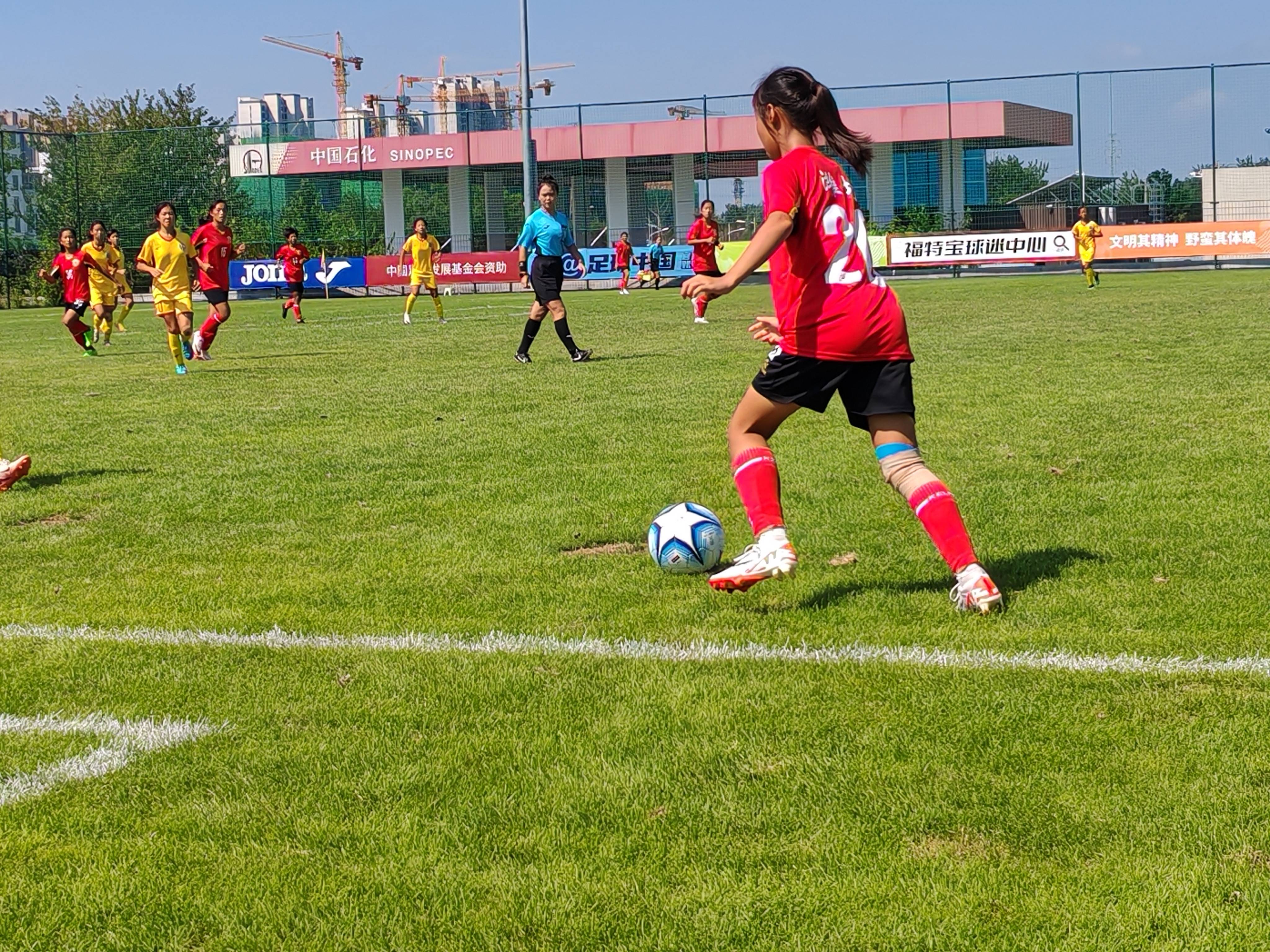 精彩瞬间:女足赛场掀起高潮 精彩瞬间:女足赛场掀起高潮