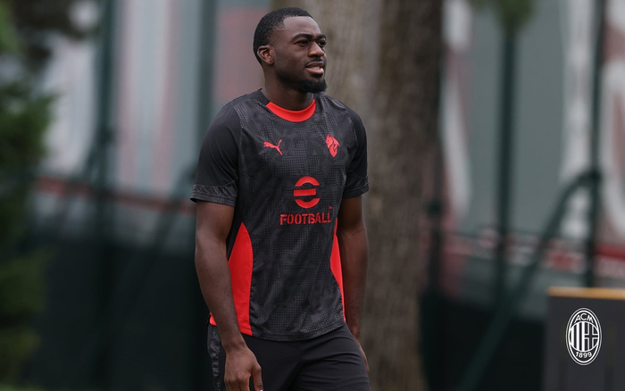 AC米兰备战新赛季：教练组重组，培养青训力量的简单介绍