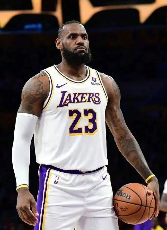 詹姆斯表现火爆,骑士击败篮网 詹姆斯表现火爆,骑士击败篮网