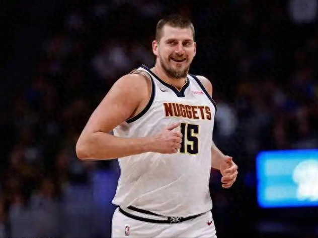 包含开拓者压哨三分逆转掘金，系列赛1-1平的词条