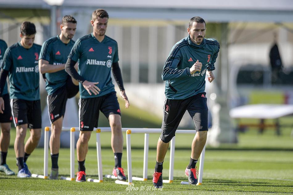 尤文图斯球员集中训练备战下一场比赛