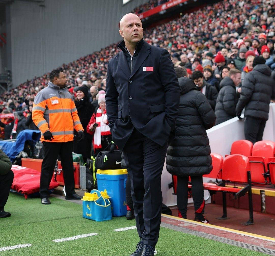 包含利物浦教练命运起伏，深陷困境的词条