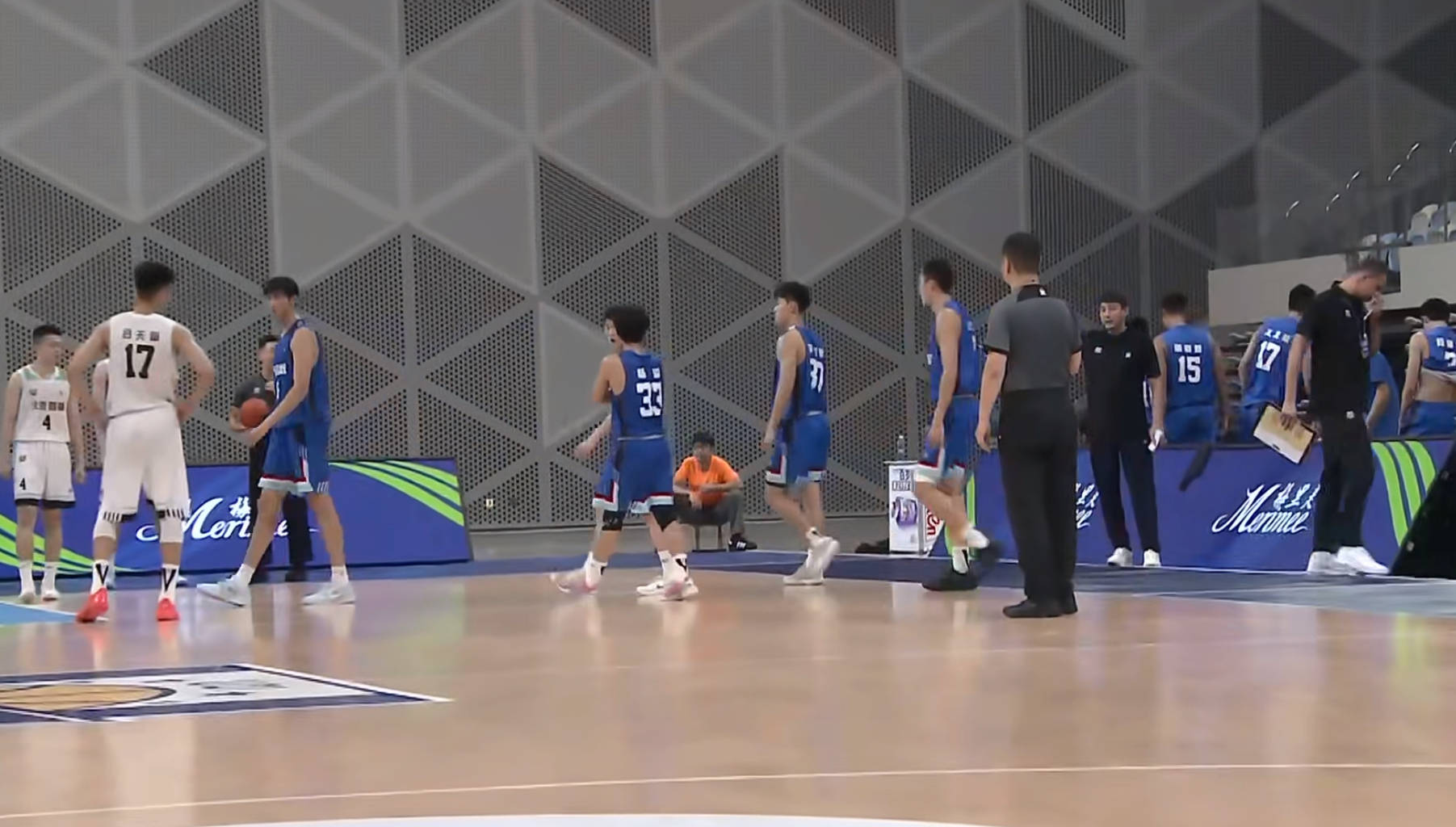 广州男篮以绝对优势拿下比赛，实力碾压对手的简单介绍