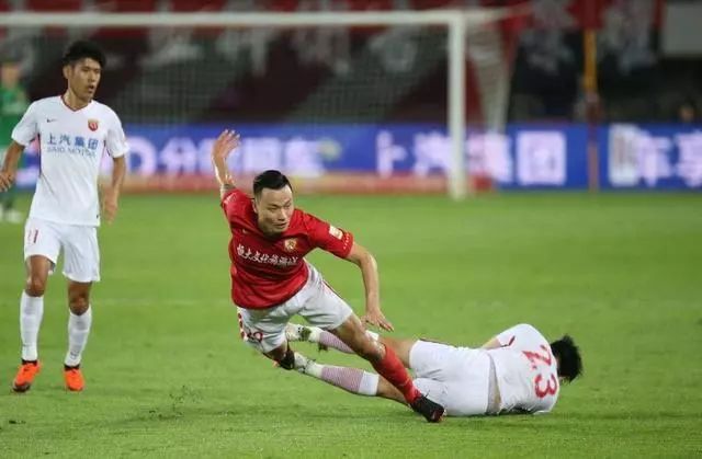 球队面临资金问题,新赛季前景堪忧 球队面临资金问题,新赛季前景堪忧